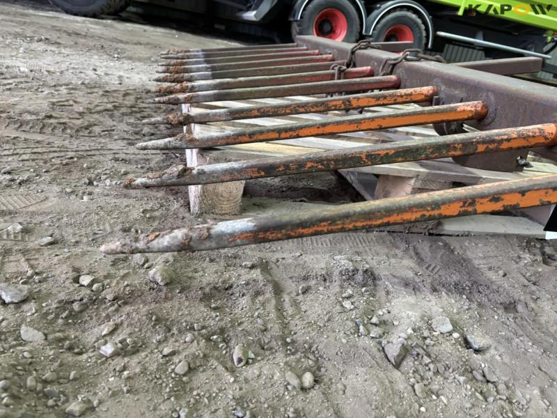 Attachment for shovel 9