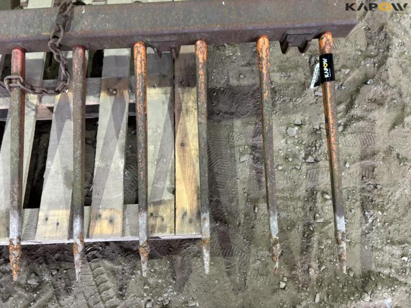 Attachment for shovel 10