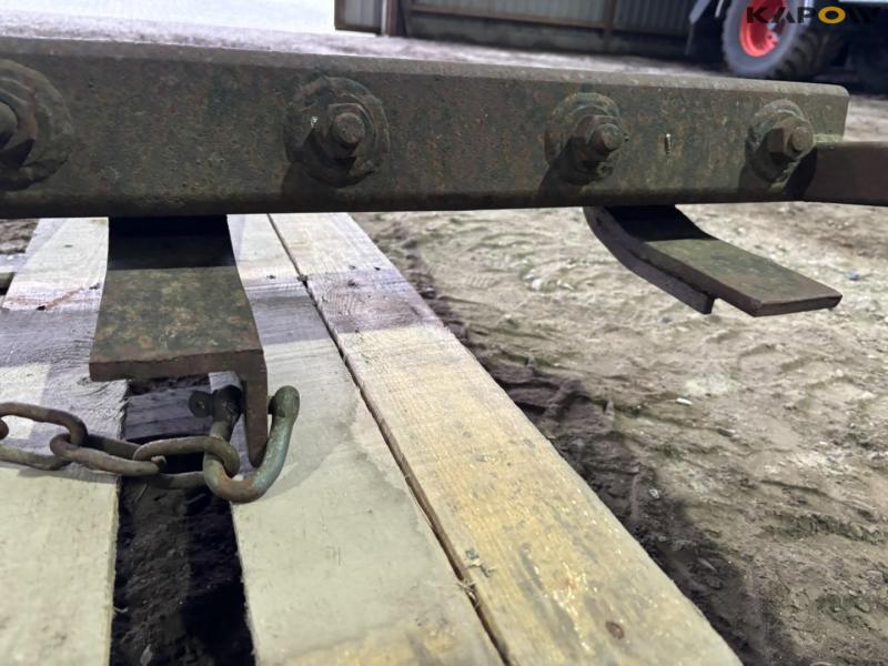 Attachment for shovel 13