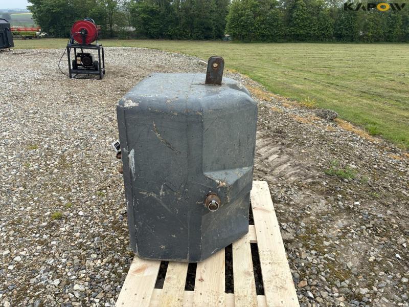 Front block 800kg 4