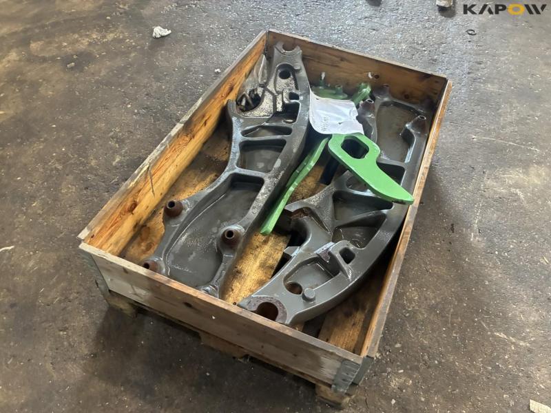 Front loader bracket for Fendt 516 5