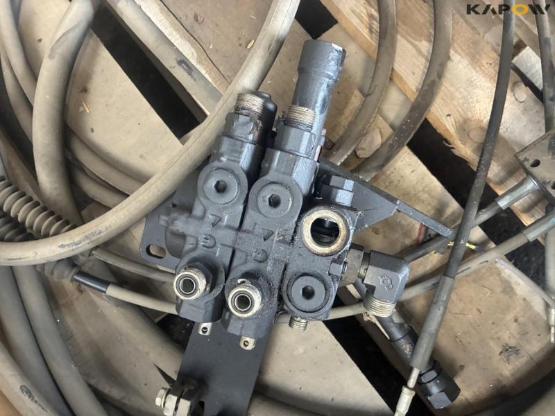 Front loader valve from Case MXV 14