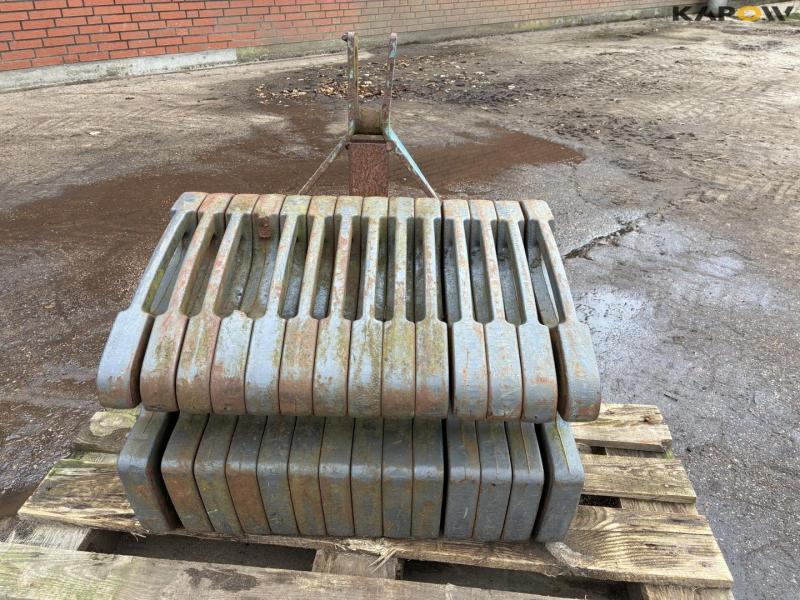 Front weight on frame 1