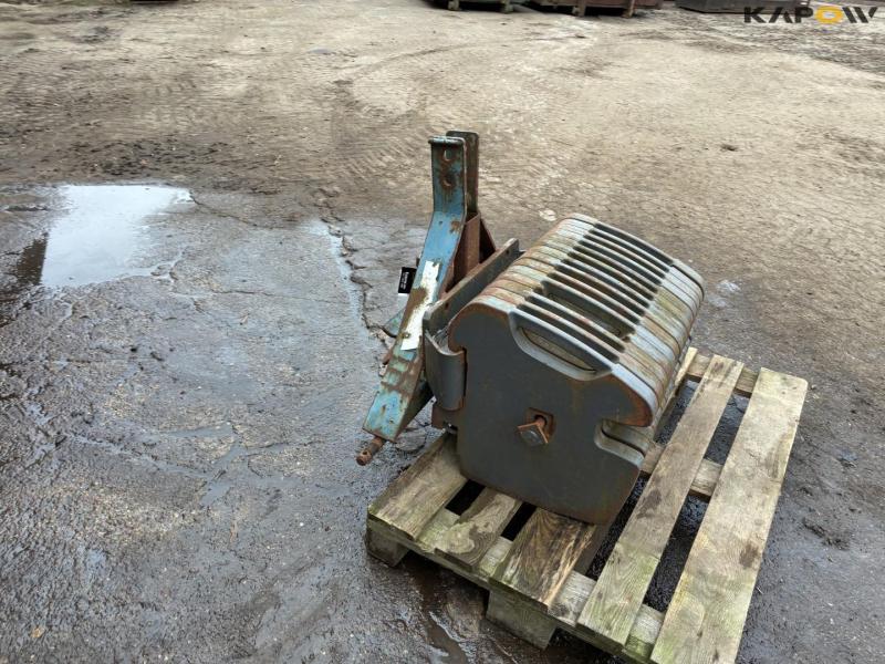 Front weight on frame 2