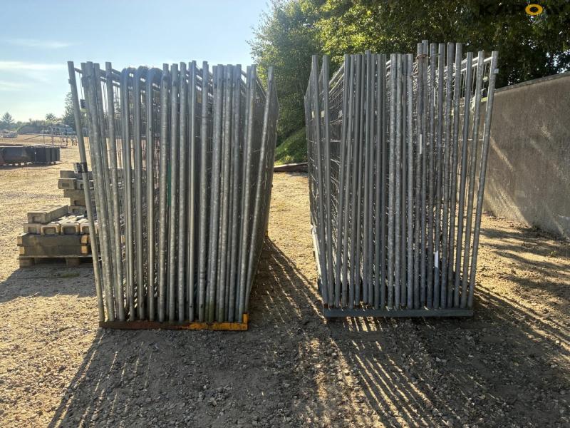 Galvanized construction site fence 8