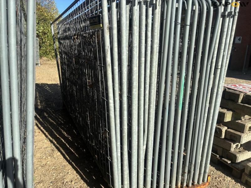 Galvanized construction site fence 16