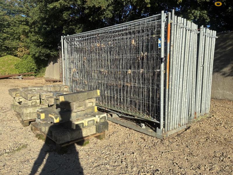 Galvanized construction site fence 1