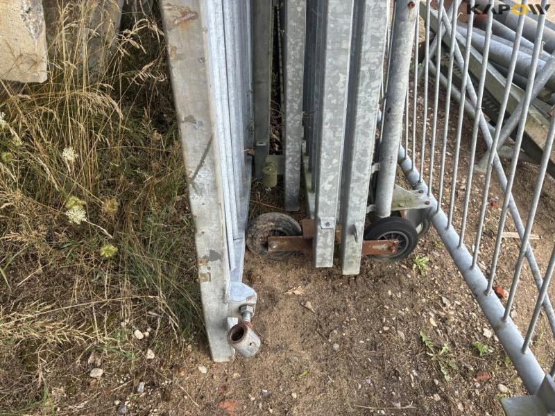 Galvanized gates with feet 20