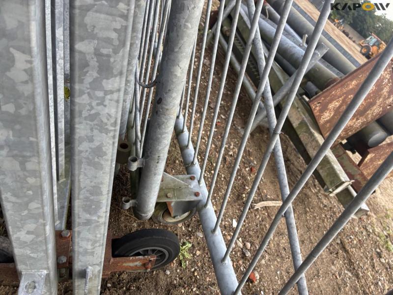 Galvanized gates with feet 25