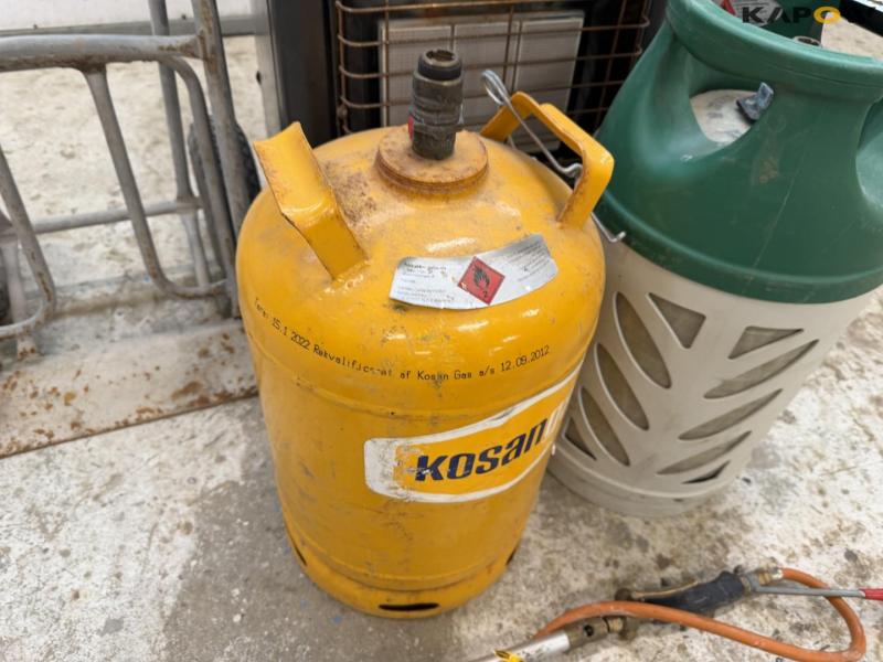 Gas burner 8