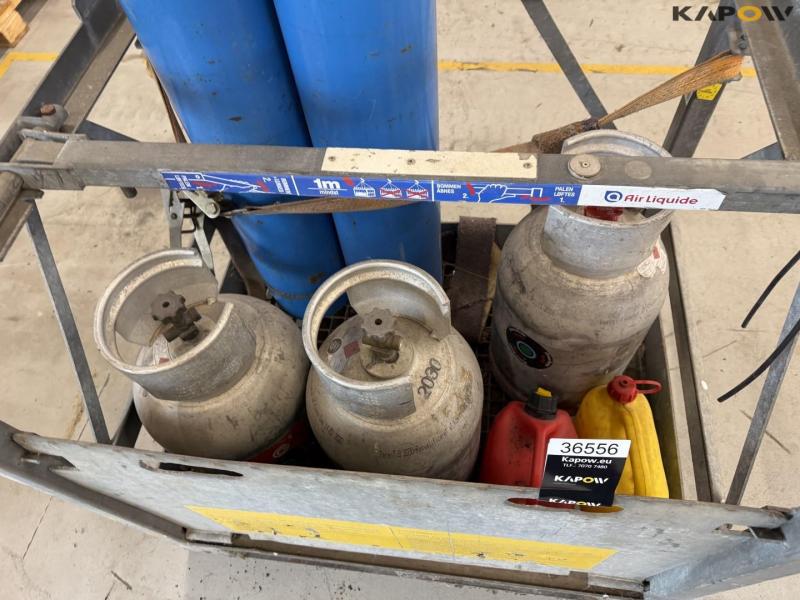 Gas cylinder arch with contents 9