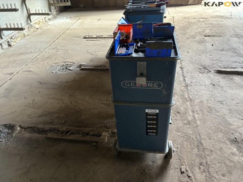 Gedore adjutant 1580 workshop trolleys with contents. 2