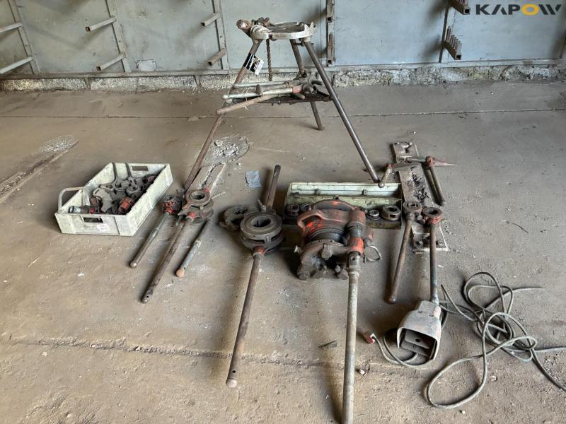 Thread cutting equipment 1