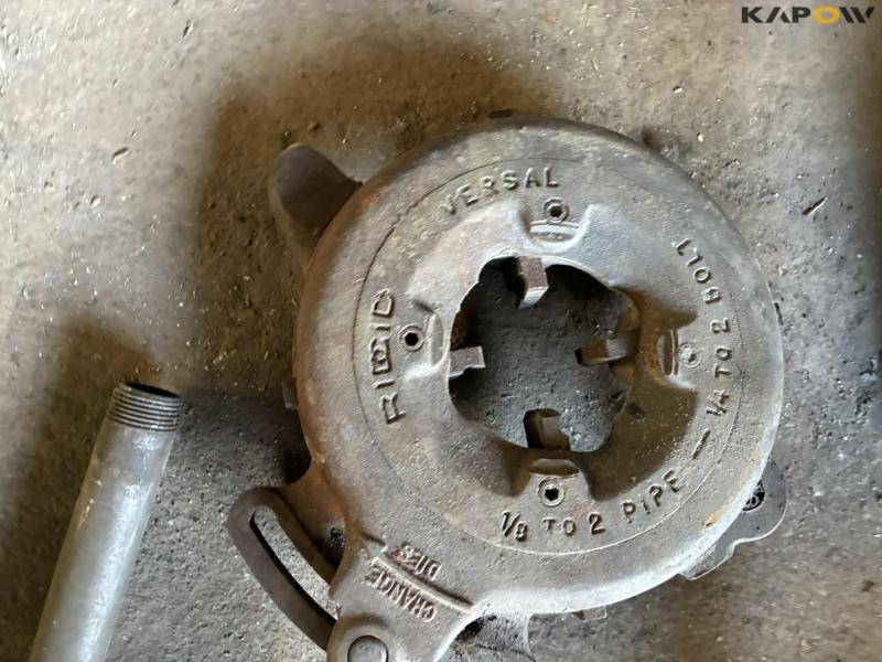 Thread cutting equipment 30