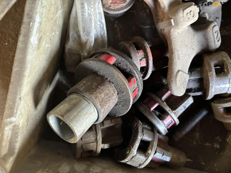 Thread cutting equipment 38