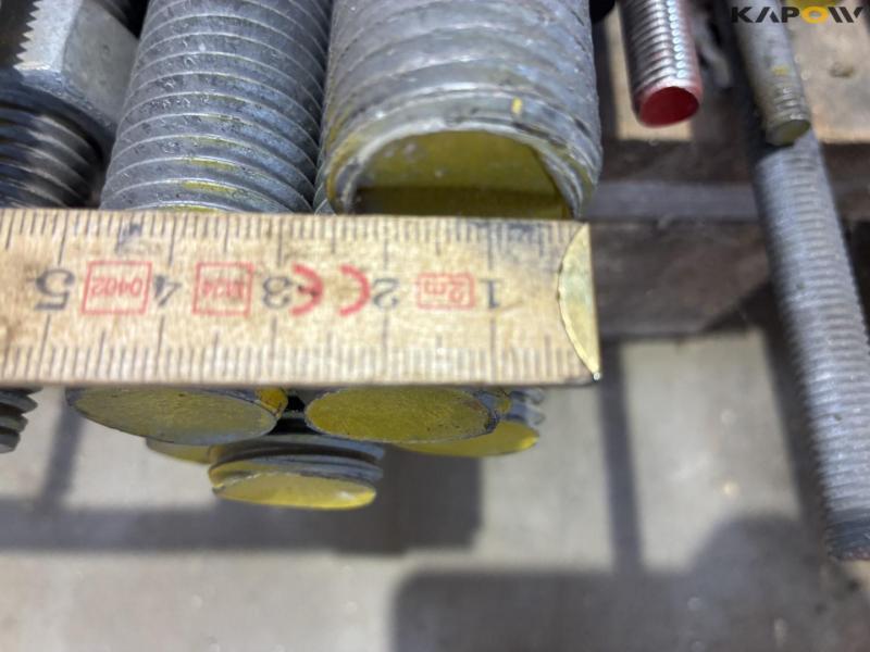 Threaded rods and blocks 13