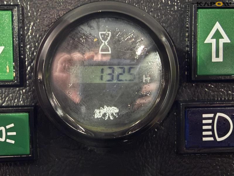 Giant G2500 HD skid steer loader 34