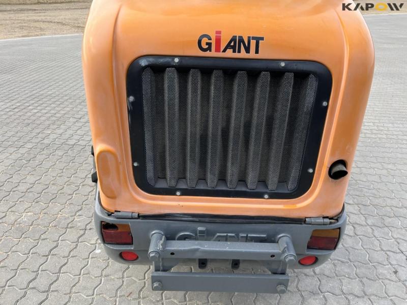 Giant V452T HD skid steer loader 21