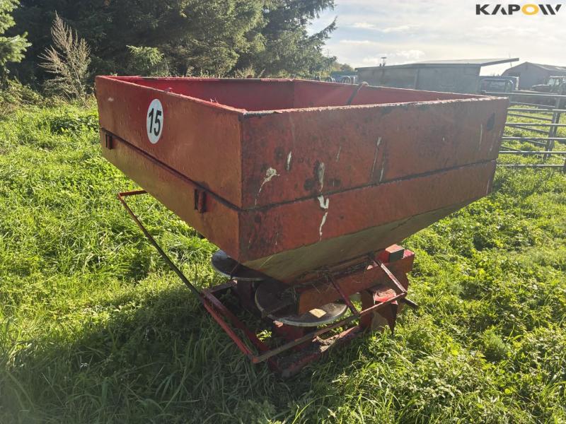 Fertilizer spreader 5