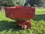 Fertilizer spreader 4