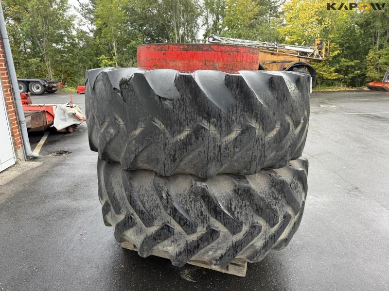 Goodyear 710/70-R42 twin wheels 3