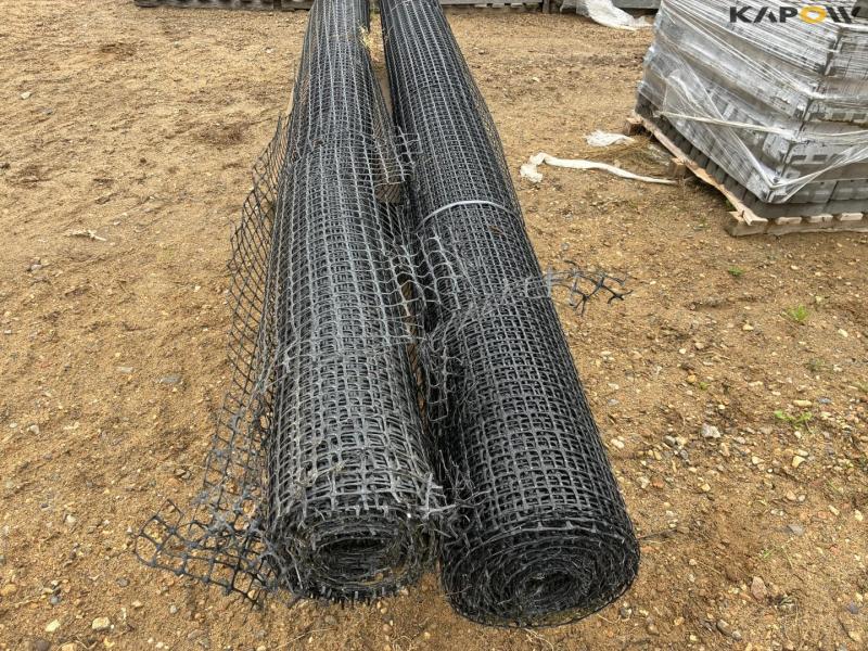 Grass reinforcement tiles with mesh 19
