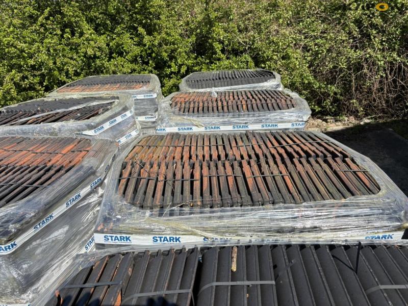 Granite flat-bottomed roof tiles 7