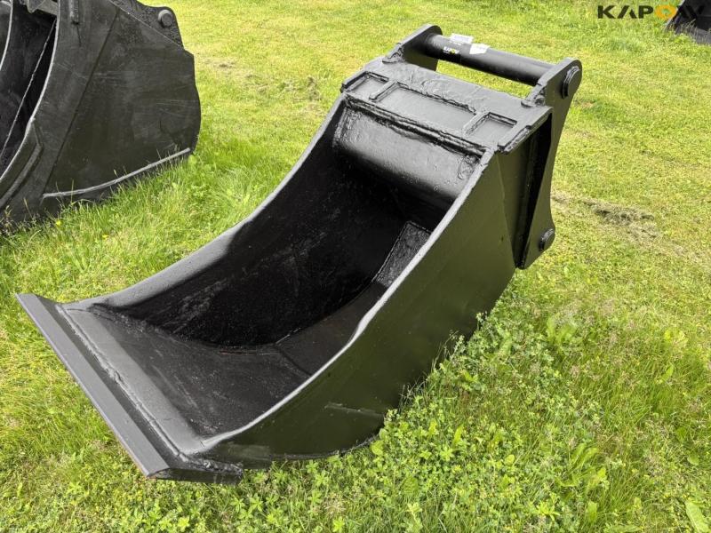 Excavator bucket 65 cm with S70 hitch 1