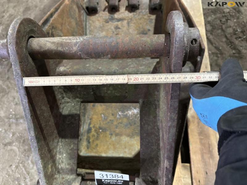 Excavator bucket with teeth 15