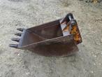 Excavator bucket with teeth 7