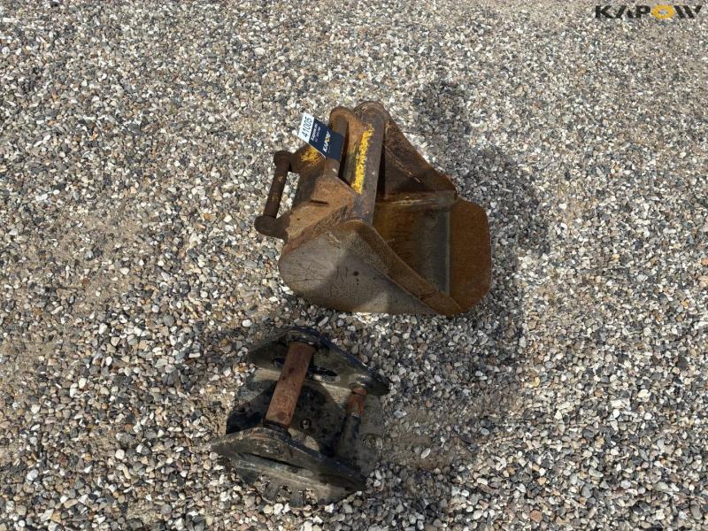 Excavator bucket and adapter 3