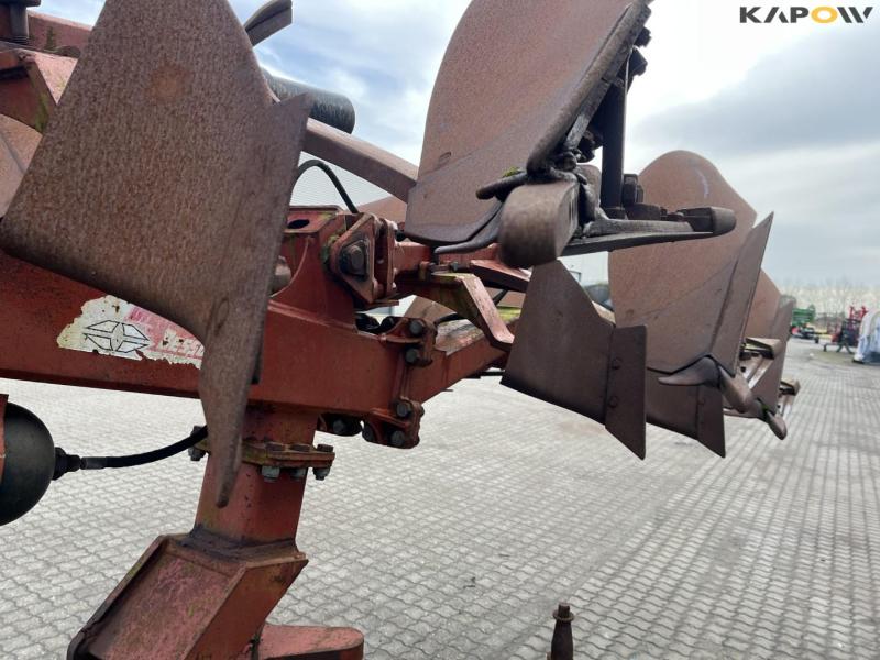 Gregoire-Besson 8 furrow reversible plough 37