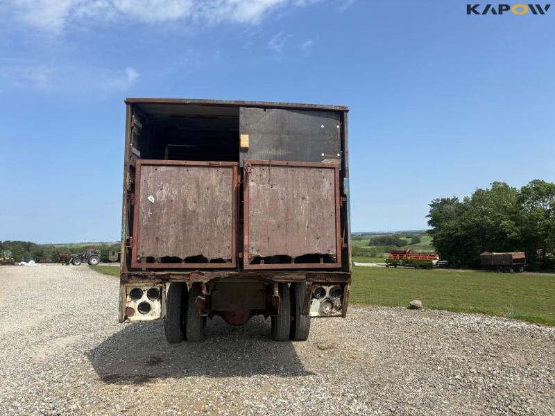 Pig cart 19