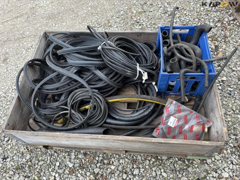 Rubber strips and radiator hoses 3