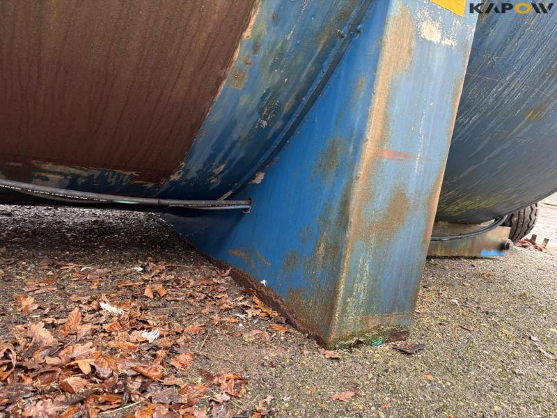 Slurry buffer tank 19