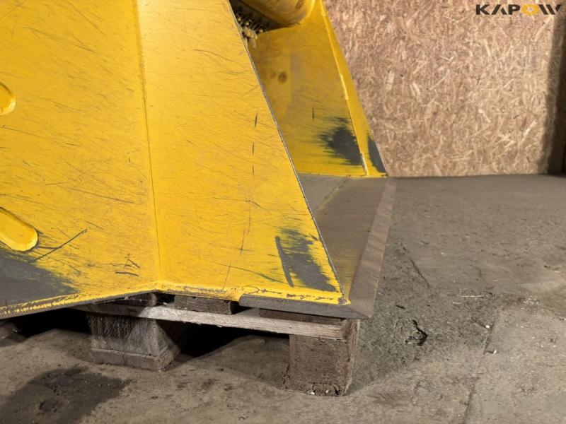 Gyro-Star 4-120HE grading bucket 8