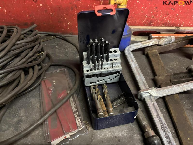 Miscellaneous hand tools 17