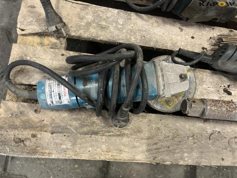 Hand tools and chainsaw 11