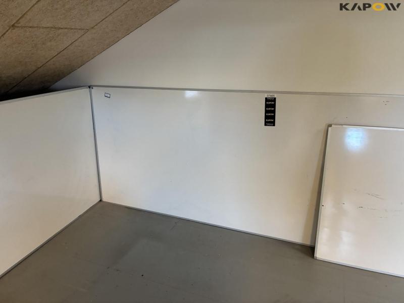 Raise and lower tables and whiteboards 4