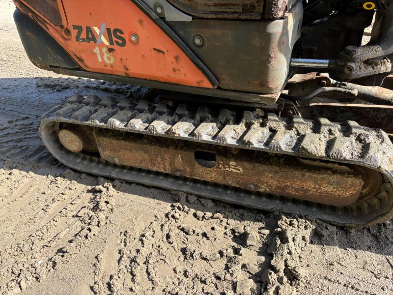 Haitachi ZAXIS 18 mini excavator 28