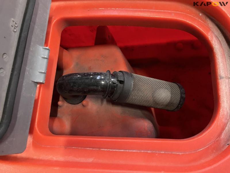 Hakomatic B30 CL floor scrubber 15