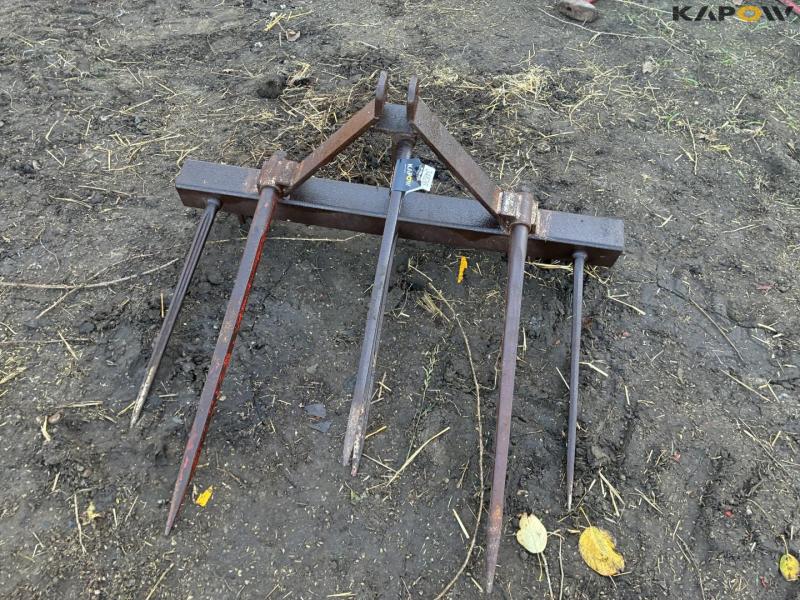 Straw handle for three-point hitch 2