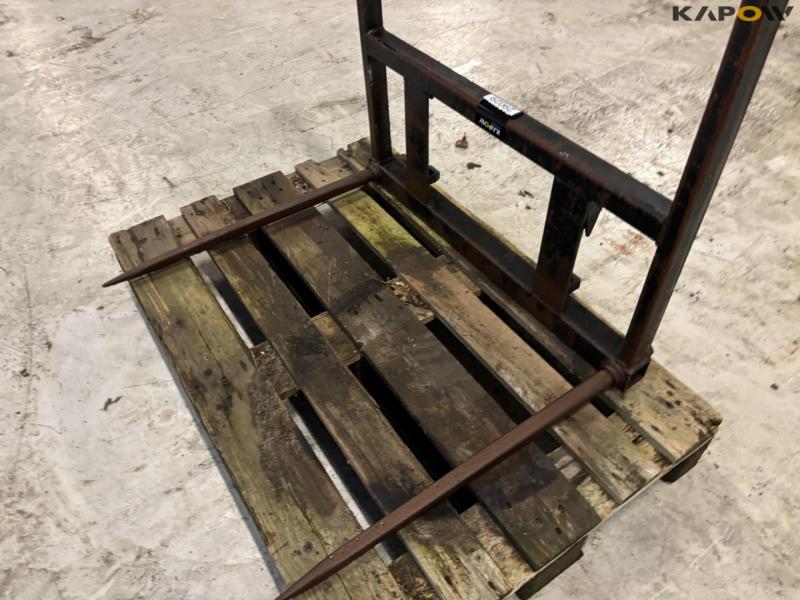 Straw spear with Avant hitch 9