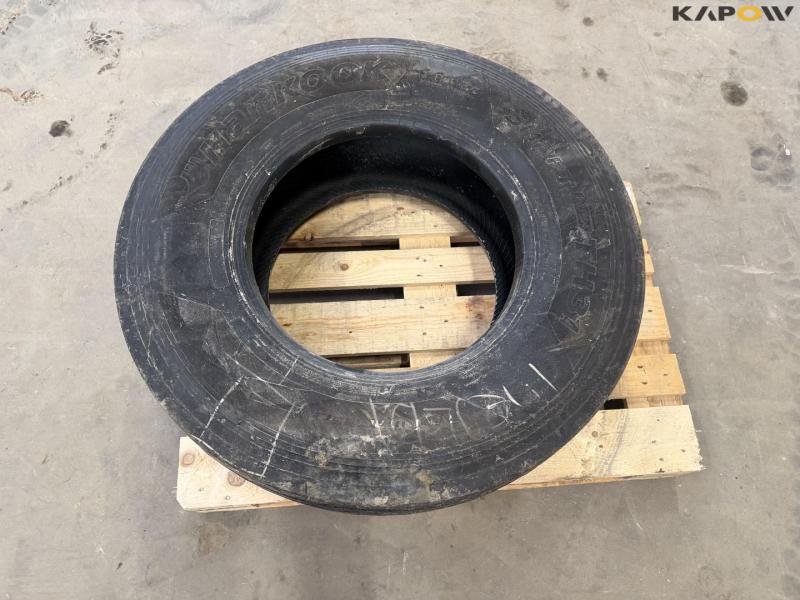 Hankook 385/65-R22.5 tires 8
