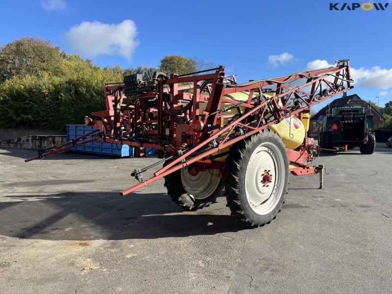 Hardi Commander 2800 trailer sprayer with 20 meter boom 5
