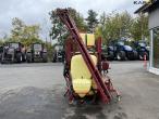 Hardi LX1000 sprayer with 12 meter boom 8