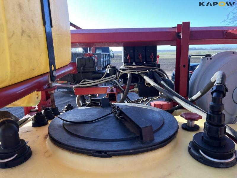 Hardi LXY 1000 sprøjte med 16 meter spredebom 24