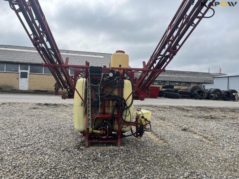 Hardi LZY 1200 sprayer 4