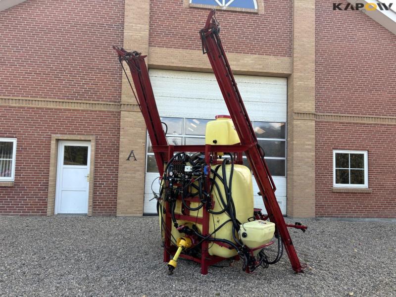Hardi field sprayer 1