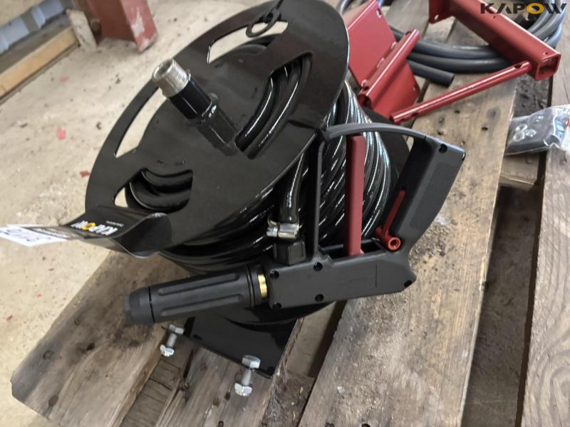 Hardi hose reel with mounting bracket - new 4